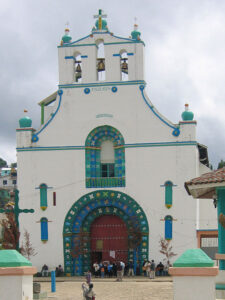 Church of San Juan, in Chamula. Photo Raymond Ostertag, Wikimedia Commons
